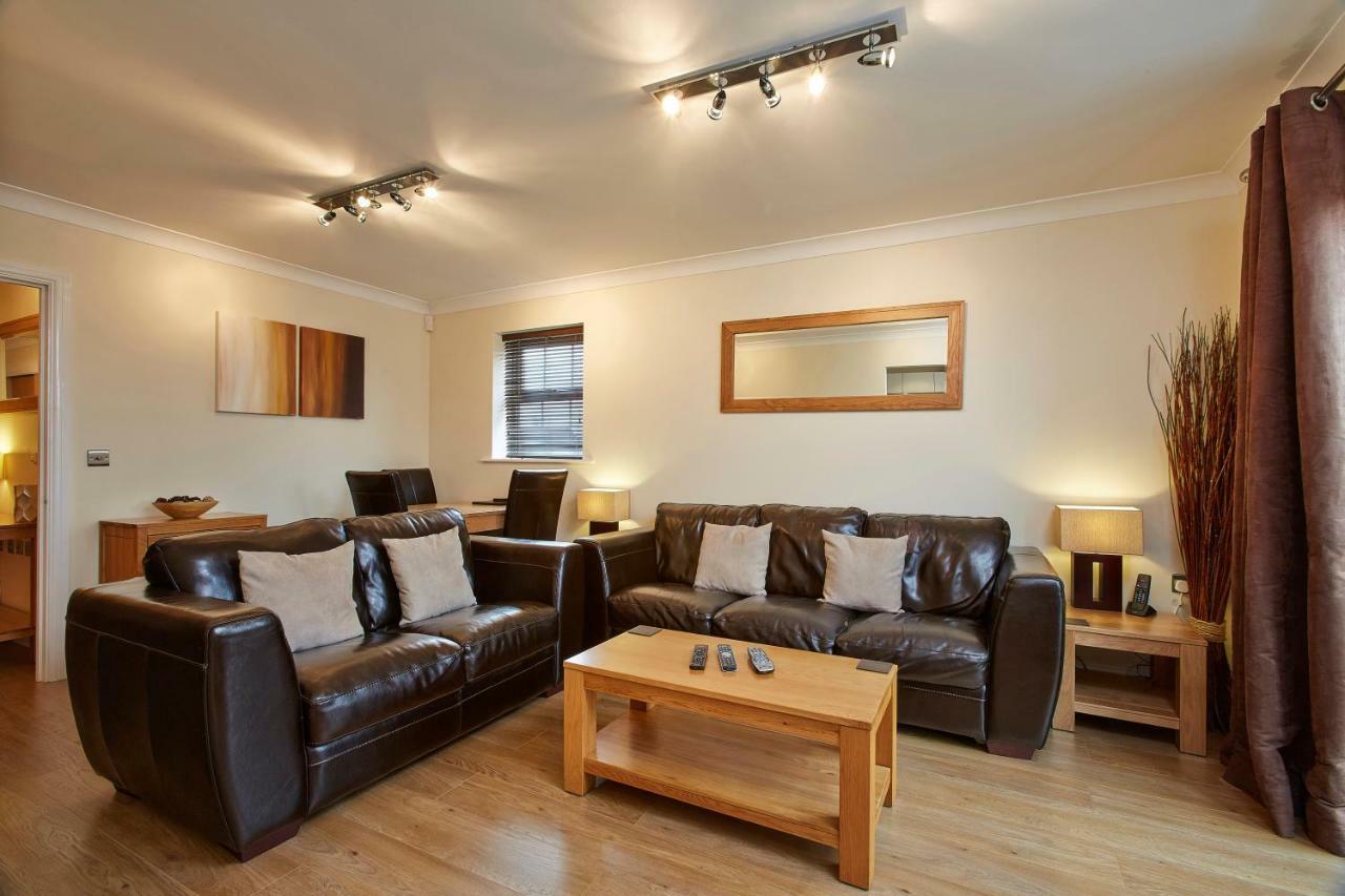 2 Bed 2 Bath At Jago Crt In Newbury - Free Allocated Parking Екстер'єр фото